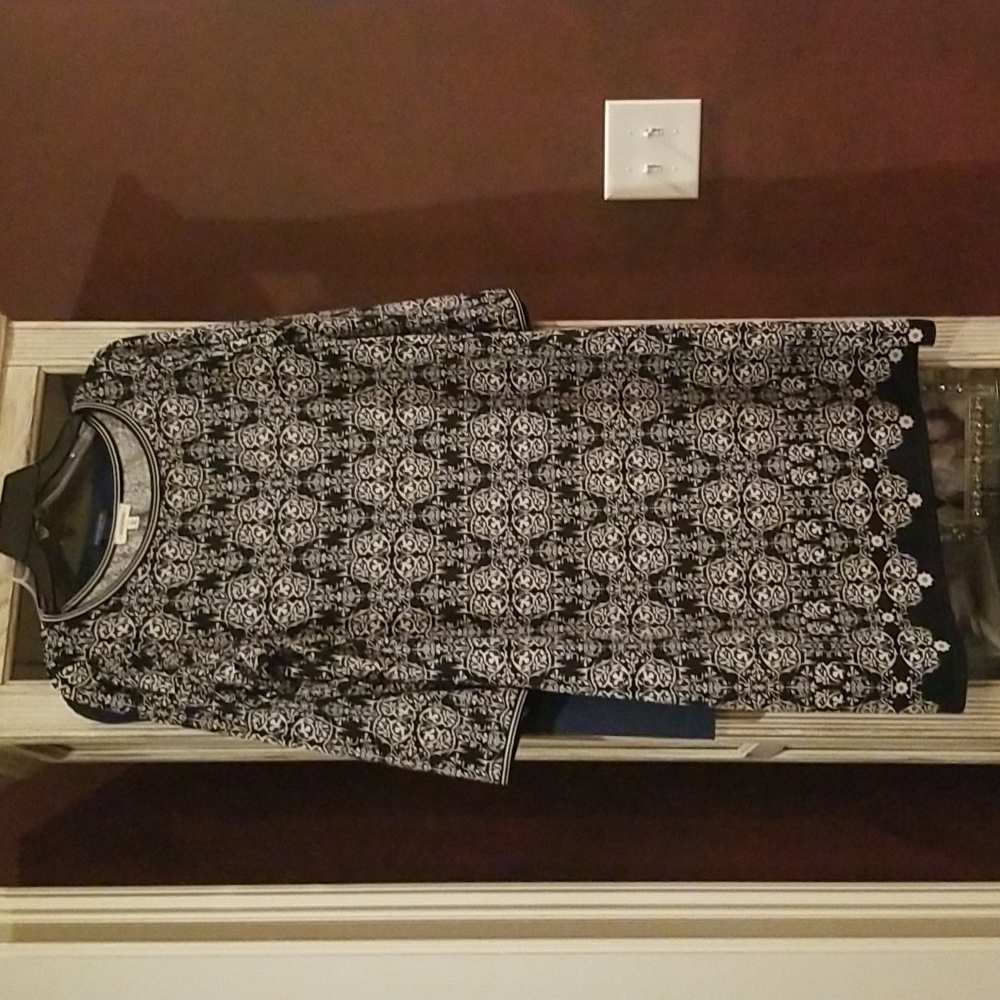 DRESS